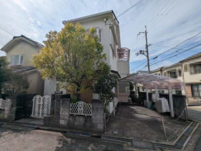 津田元町3丁目　中古一戸建ての駐車場|■物件内覧・資金計画相談・住宅ローン相談、リフォーム相談、お問合せ受付中■
※当日・翌日のご内覧、ご相談はお電話でのお問合せがスムーズです！