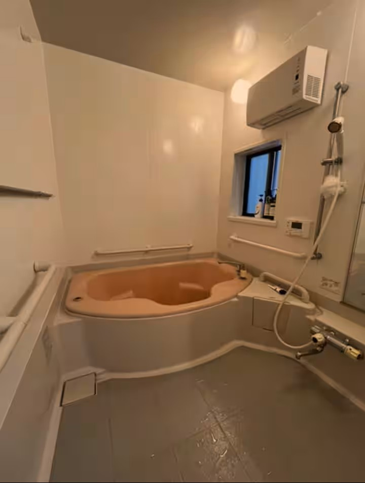 渋谷区東　中古戸建の浴室