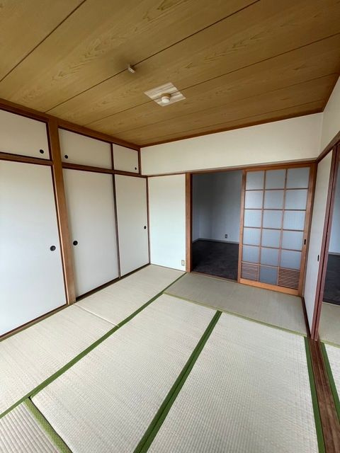プレアール長門石の和室