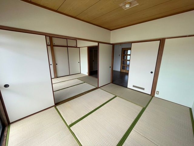 プレアール長門石の和室