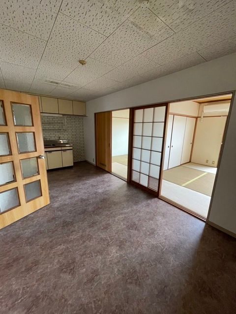 プレアール長門石の居間・リビング
