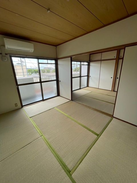 プレアール長門石の和室