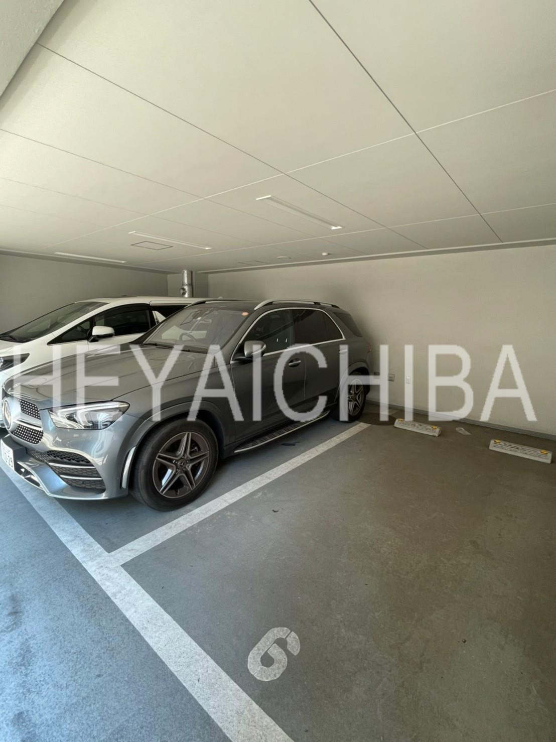 パレステージ上野の駐車場