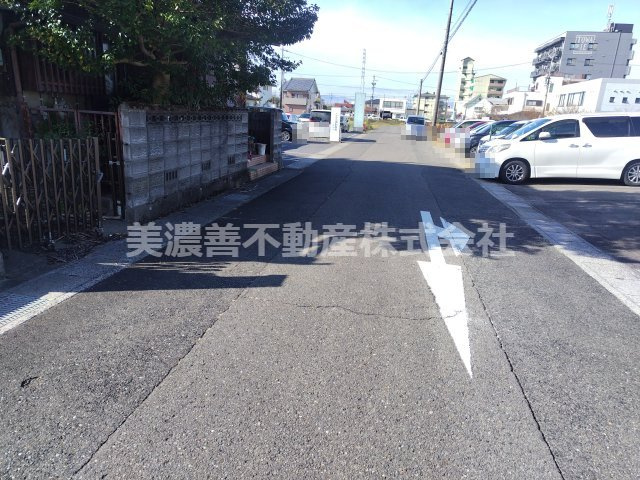 ６６３７０　岐阜市福光東土地の前面道路含む現地写真