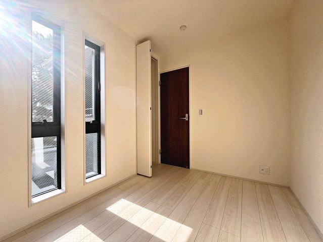 新築戸建・新築建売　福島市松木町第2　福島第二小・福島第二中の洋室|4.3帖の洋室はコンパクトなので空調効率が高く過ごしやすいプライベートルーム！