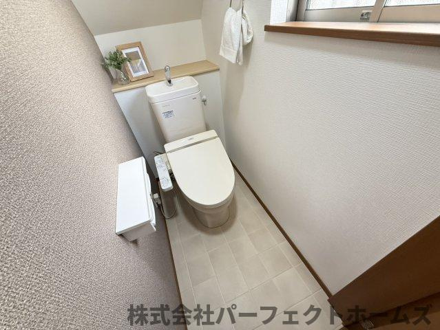 北中振4丁目戸建のトイレ|清潔感のあるトイレです