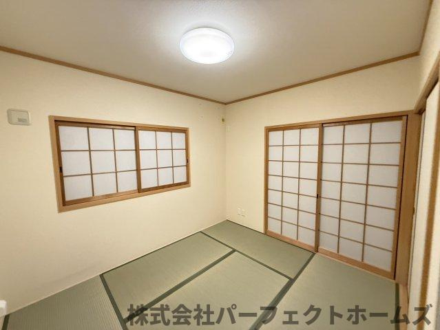 北中振4丁目戸建の和室|落ち着いた雰囲気の和室付きです