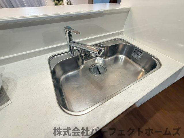 北中振4丁目戸建のキッチン|コンパクトなキッチンで掃除もラクラク