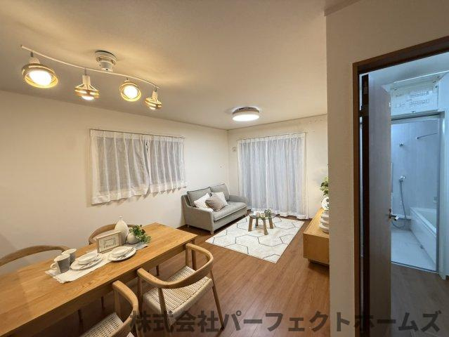 北中振4丁目戸建の居間・リビング