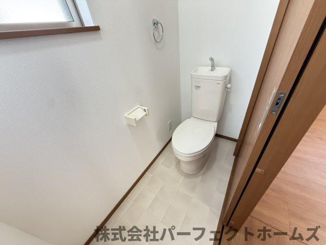 北中振4丁目戸建のトイレ|落ち着いたトイレです