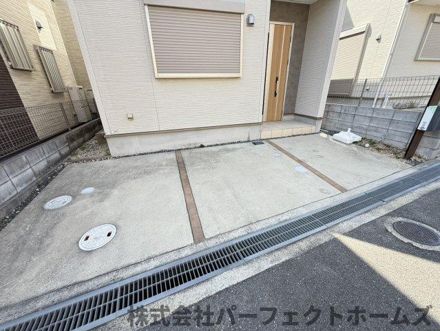北中振4丁目戸建の駐車場|駐車場に車を止められます