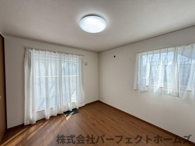 北中振4丁目戸建の洋室|個人の部屋や寝室として使える洋室です