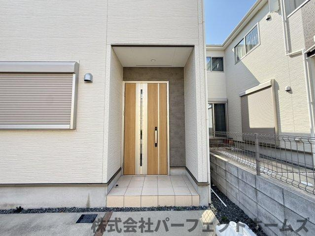北中振4丁目戸建のエントランス