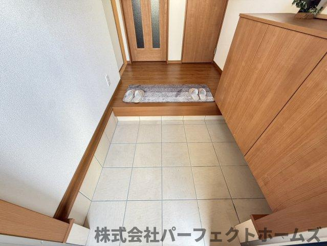 北中振4丁目戸建の玄関|ゆったりとした玄関です