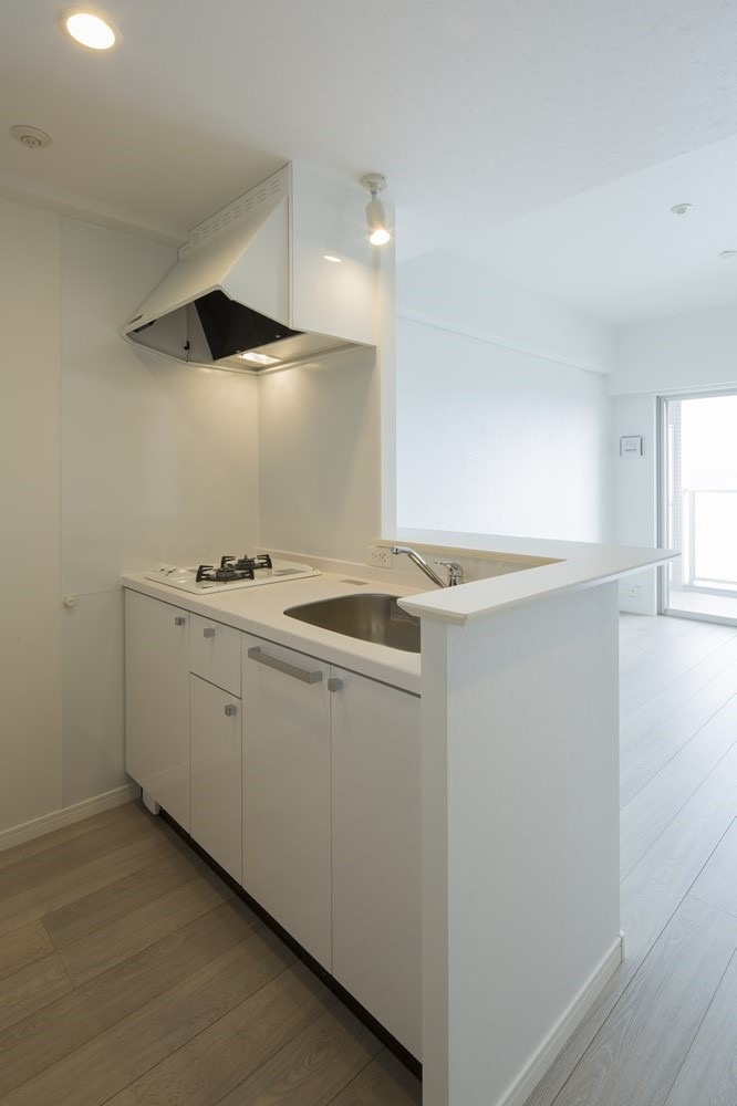 新品家具付きマンション東光16(KaGood福岡)のキッチン|使いやすいキッチンです