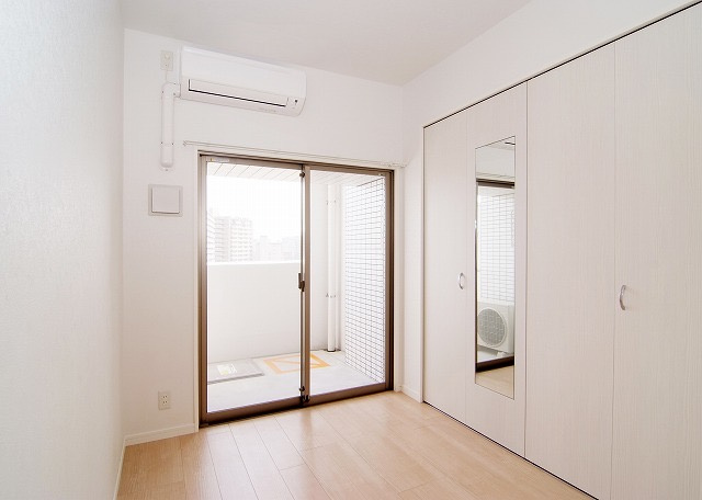 新品家具付きマンション渡辺通30(KaGood福岡)の居間・リビング|ゆったりとしたリビングです