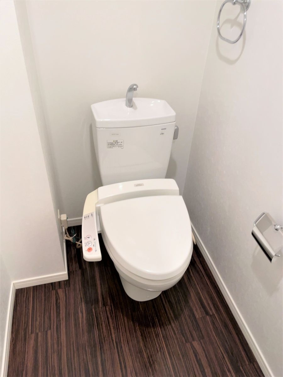 新品家具付きマンション渡辺通30(KaGood福岡)のトイレ|トイレもきれいです