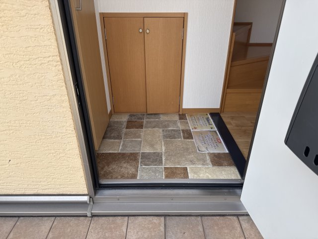 コンフォート新野辺の玄関