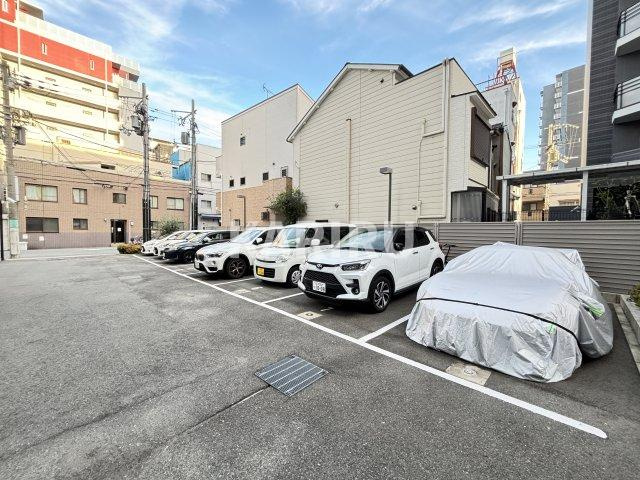 レジュールアッシュ桜宮リバーコートの駐車場