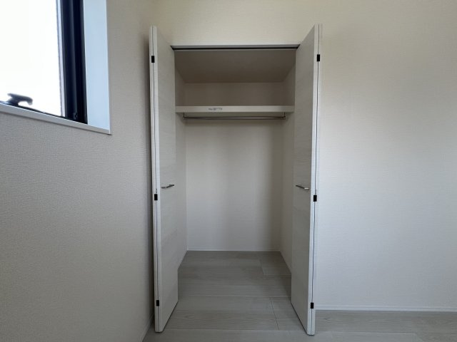 碧南第67棚尾本町　新築戸建＜2号棟＞の収納|5.2帖洋室クローゼット