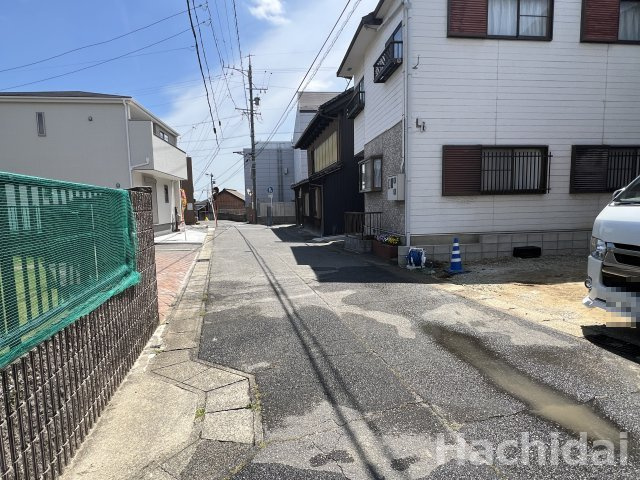碧南第67棚尾本町　新築戸建＜1号棟＞の前面道路含む現地写真