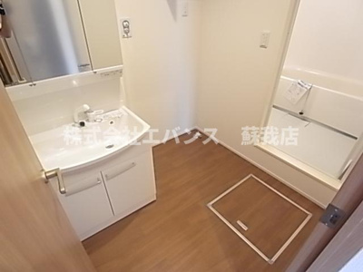  | エルメゾンエイザ