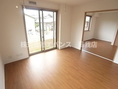  | エルメゾンエイザ