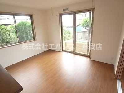  | エルメゾンエイザ