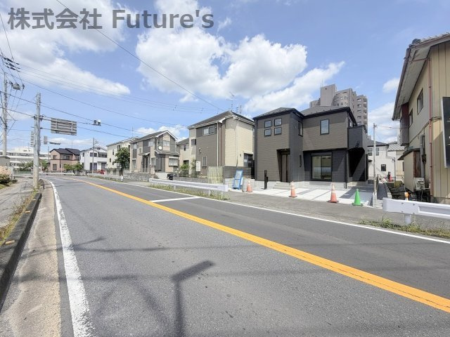 三郷市早稲田8丁目　新築戸建　全7棟　1号棟の前面道路含む現地写真|前面道路含む現地写真です。