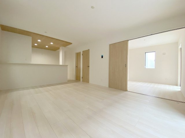三郷市早稲田8丁目　新築戸建　全7棟　1号棟の居間・リビング|同施工会社の参考写真になります。