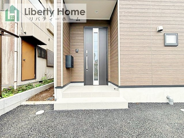 古河市関戸第1　新築戸建のエントランス