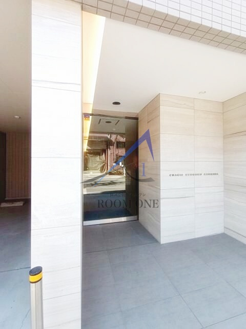 クレイシア両国カルミナのエントランス|エントランスです。