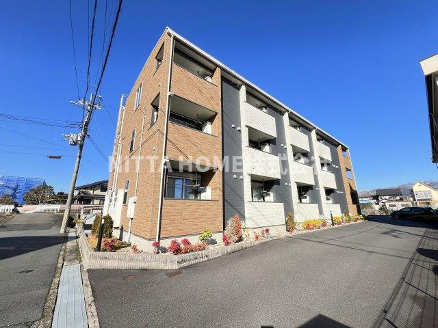 ハーモグレイス福知山の外観パース|３階建てのアパートです☆彡