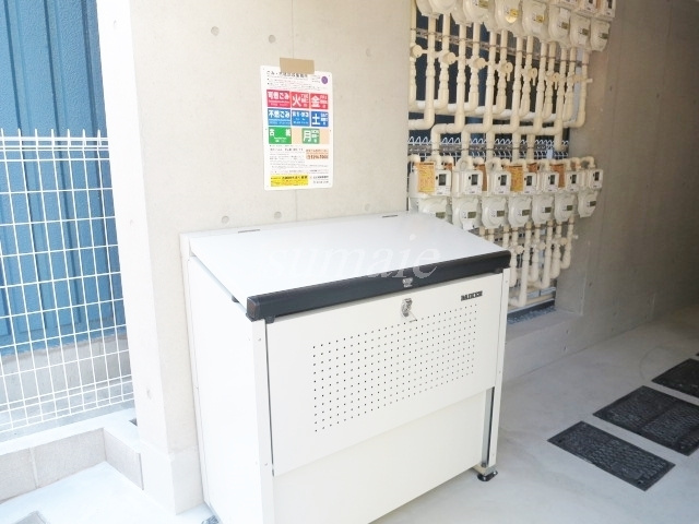 ウィンレックス赤羽二丁目のその他共用部分|敷地内ゴミ置き場です☆