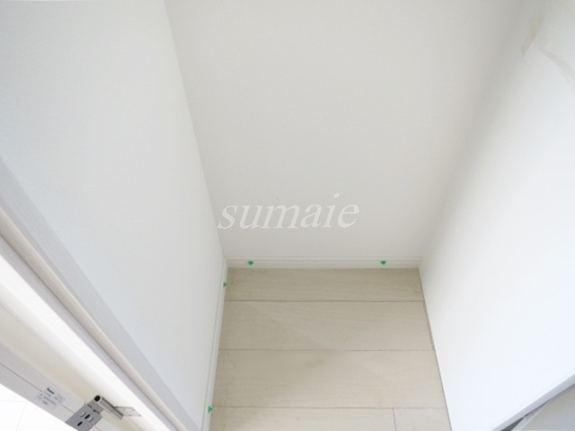 ウィンレックス赤羽二丁目のキッチン|冷蔵庫置き場です☆