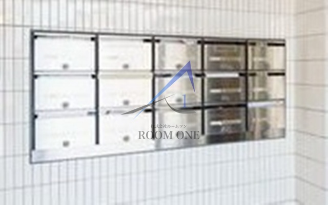 レジデンス明大前のその他共用部分|集合ポストです。