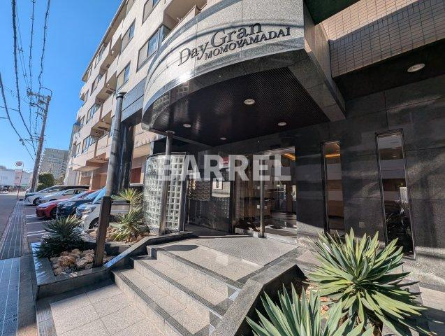 デイグラン桃山台のエントランス