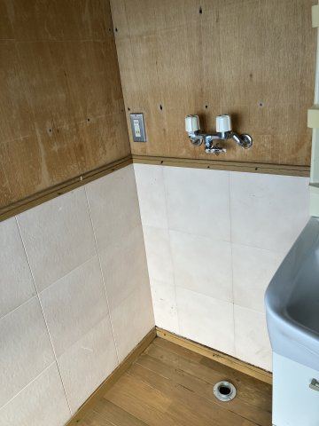 【中古住宅】中山町大字長崎字中原戸建ての脱衣所|洗濯機置き場