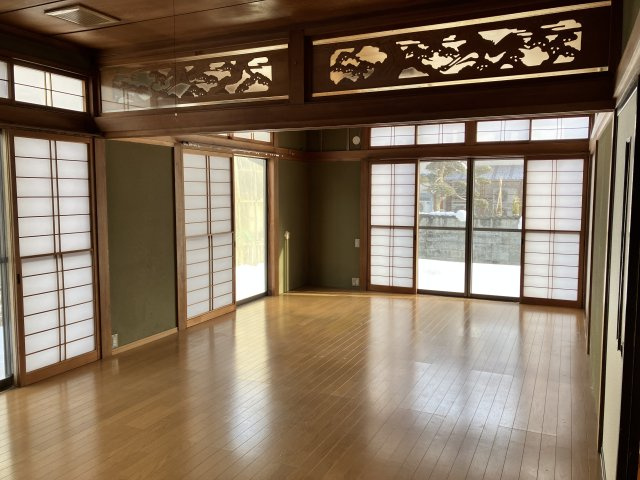 【中古住宅】中山町大字長崎字中原戸建ての居間・リビング