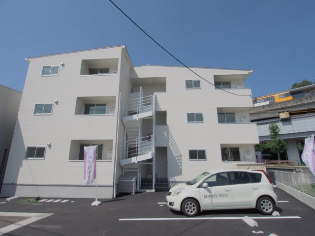 ライフメント伴駅前の外観