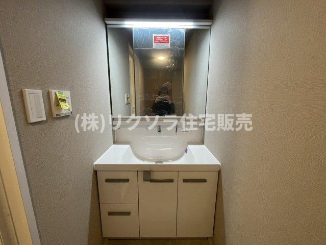 ダイアパレス樟葉の独立洗面台|■物件内覧・資金計画相談・住宅ローン相談、リフォーム相談、お問合せ受付中■
※当日・翌日のご内覧、ご相談はお電話でのお問合せがスムーズです！