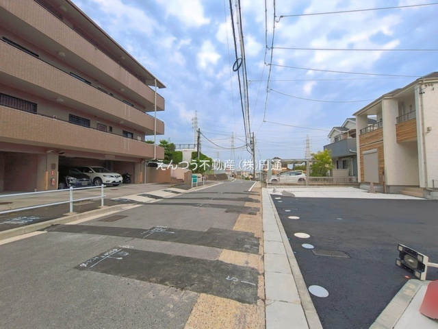 ハートフルタウン猪子石2丁目の前面道路含む現地写真