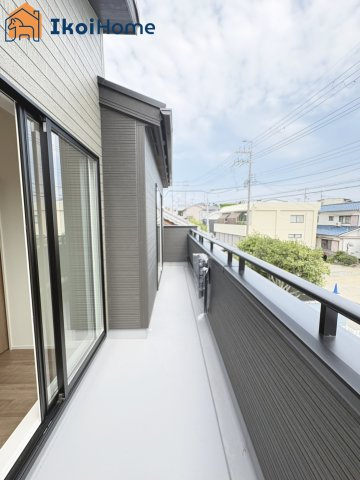 明石市魚住町中尾　全2棟2号棟　新築戸建のバルコニー|【ホームページに現地動画掲載中】●年中無休：当日予約可●陽当り良好バルコニー♪屋根は８万円～設置可能