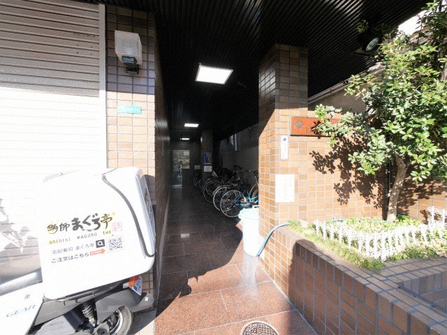 ローズハイツのエントランス