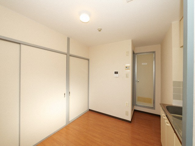 ローズハイツの居間・リビング