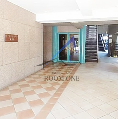 ロイヤルグリーン本郷のエントランス|エントランスです。