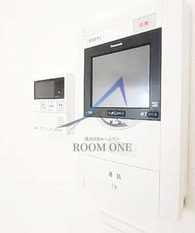 ロイヤルグリーン本郷のセキュリティ|モニター付きインターホンです。
