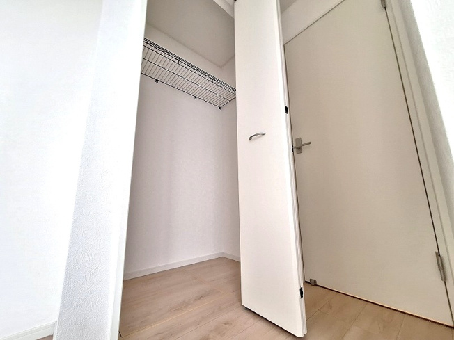 【収納】 | 板橋区赤塚2丁目　新築一戸建住宅　全1棟　（成増店） | 4.75帖の洋室内の収納の様子。