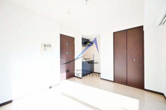 ドルチェ月島・弐番館の居間・リビング|洋室のお部屋です。