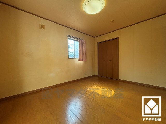西宮市名塩2丁目|2面採光のお部屋です。明るい陽光がたっぷり差し込む心地よいお部屋で、快適で落ち着いた生活をお送りいただけます。